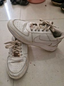 NIKE AIR FORCE 1