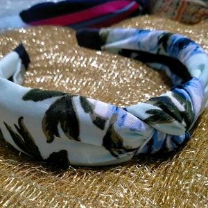 Knotted Headband🎀