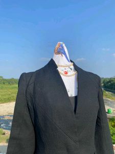 Black fitted Blazer