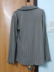 Chic Pleated Button-Down Shirt in Khaki