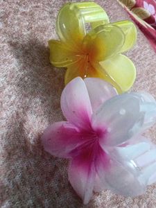 floral claw clip