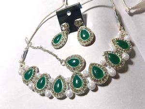Green Jewelry Set