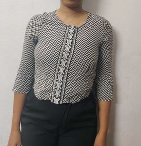 Patterned Black &amp; White Top