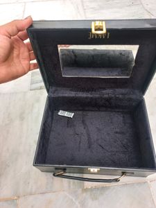 Lakme Black Vanity Box