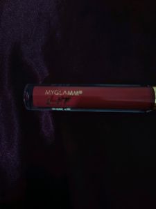 Myglamm Lipstick Shade Holmes