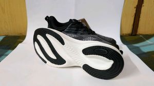 Stylish Black Sport Shoes size 7 🔥