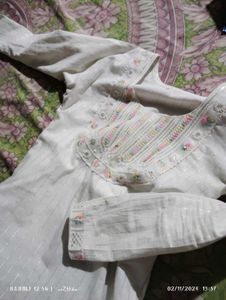 White Kurti