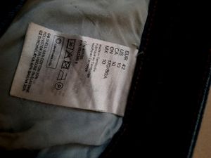 H&amp;M women&#39;s Dark Blue Jeans.