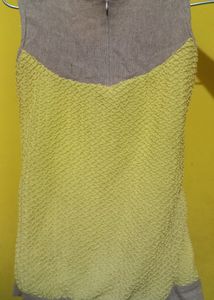 Girl&#39;s top