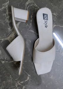 Trending White Heels🤍
