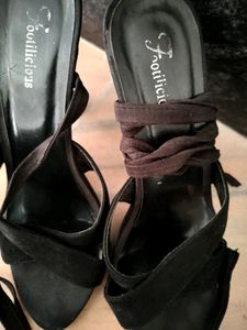 Footilicious Woman Black Heels 👠