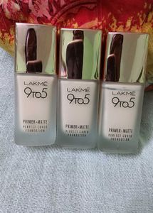 Lakme 9to5 Primer + Matte Foundation