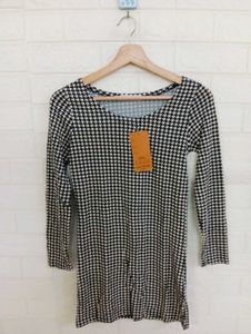 Houndstooth Long Sleeve Top