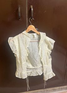 H&M Beautiful Butter Yellow Top 🌼