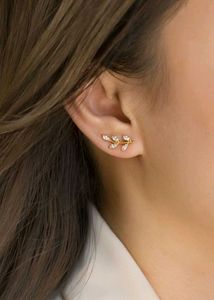 Chic Diamond Leaf