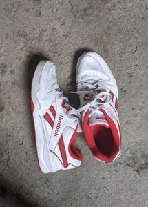 Vintage Reebok Sneakers - White &amp; Red
