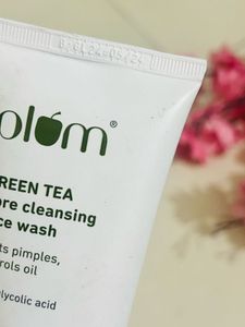 GREEN TEApore cleansing face wash fights pimple