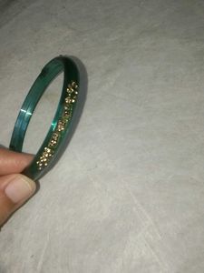 Green Rama Colour Studs, Glass Bangle