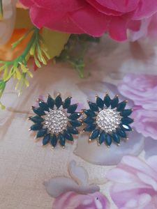 Flower Design Green Color Earings