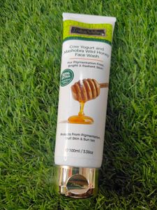 Cow Yogurt Mashobra Wild Honey Facewash