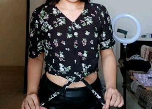 Ginger black crop top