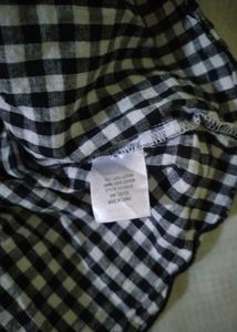 Gingham-style Off-shoulder Top🖤