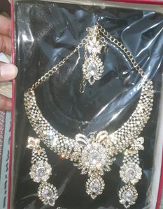 New Heavy A.D Stones Necklace Set With Mangtikka