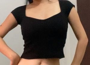 pull and bear black heart shaped top