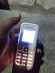 SAMSUNG KEYPAD MOBILE PHONE
