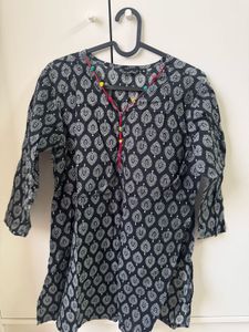 Green And Black Short Kurti Combo