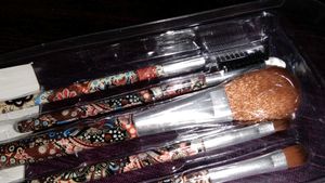 Unused ME&#39;s Brush set (5)