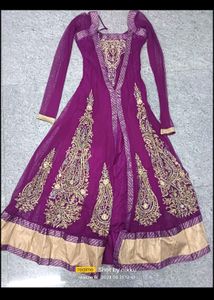woman&#39;s ethnic gown set