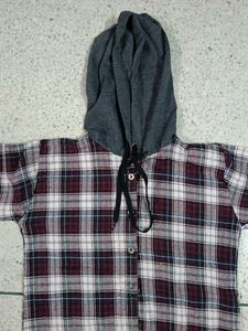 Warm T-shirt with Cap