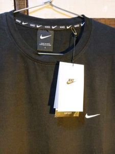 Nike Black Women Long Sleeve Tee
