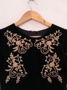 Black Embroidered Velvet Blouse (Women&#39;s)
