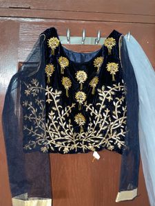 Crop top nd skirt