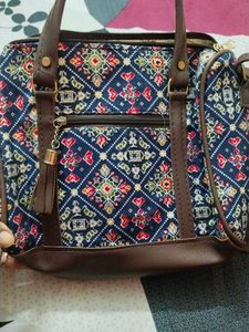 Beutiful Girls Slingbag