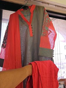Beautiful Kurta Set With Embroidered Sleeves