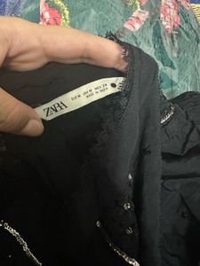 Zara:Ruffled Pearl Handwork Blouson