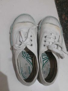 White Canvas Tennis Shoes