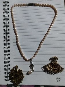 Pearl Pendant Necklace