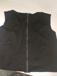 Set Of 3 Sleeveless Tops
