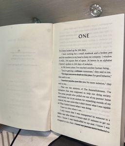 Shatter Me by Tahereh Mafi