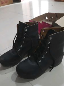 Black Platform Heel Boots