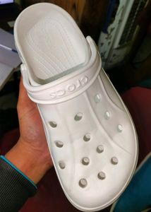 ₹1000.  Crocs Unused