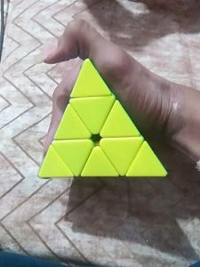 Rubik&#39;s Piramid