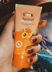 Gwen Look Apricot Scrub
