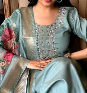 Embroidered Kurta Set