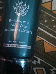 Dr. Batra&#39;s Moisturizing Face Wash