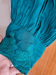 Cropped Ballon Sleeves Top